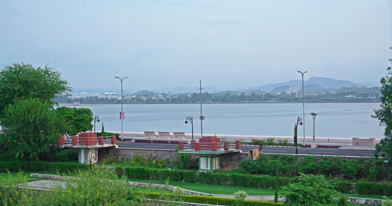 Amour By The Lake Udaipur Exterior photo